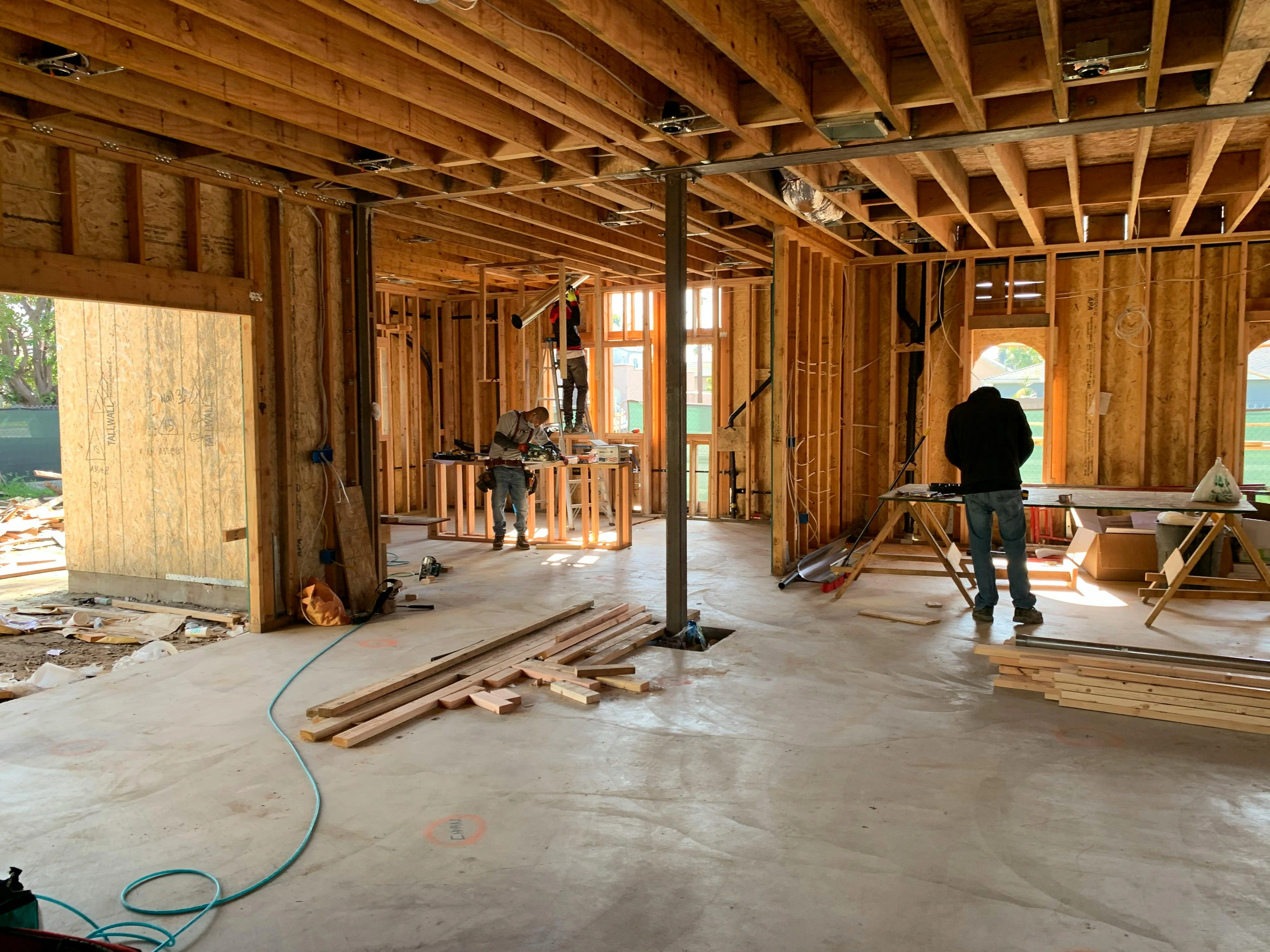 Construction neuve à ossature bois Q-ZEN en Wallonie — étude de faisabilité, déclaration PEB initiale et finale, certificat PEB Batinovo
